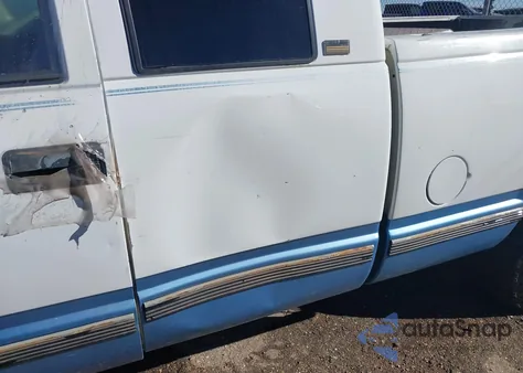 1997 Chevrolet C1500 Fleetside из США, поврежденный, VIN 2GCEC19R8V1117826